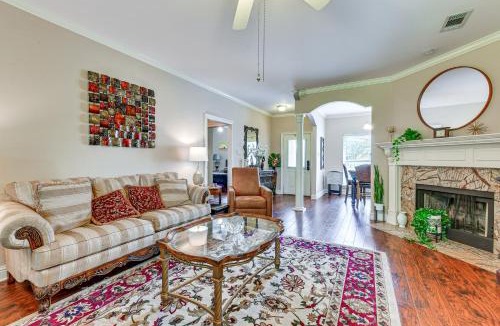 Broadmoor House | Baton Rouge Retreat w/Patio, Grill & Fire Pit!