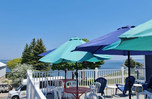 St Ignace Hotel | Bayside Inn