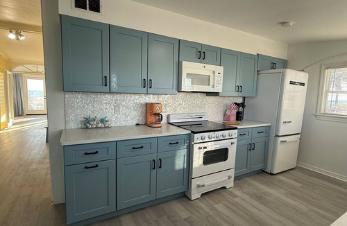 Madeira Beach House | Beach Front House Private Pool 1940 Retro 4 Bedroom 2 Bath & More Gulf-Blvd