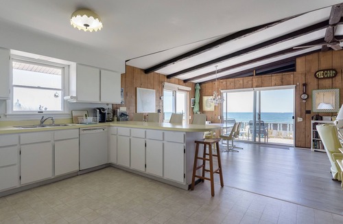 Spring Lake House | Beachfront cottage on North Shore Grand Haven