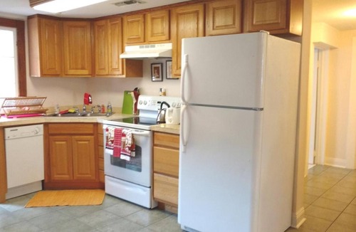 Marlyville - Fontainebleau Apartment | Beautiful 1 Bedroom in Safe, Historic Neighborhood