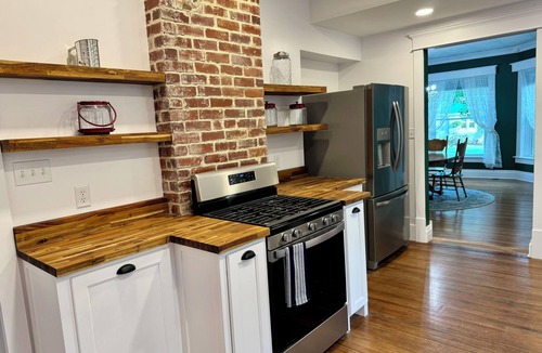 Newton House | Beautiful 3 bedroom, 3 1/2 bath home in the Heart of Newton -Bauer Haus-
