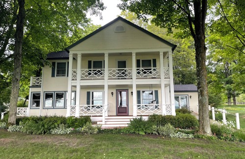 Roaring Brook House | Beautiful and Spacious home in Roaring Brook with views of Little Traverse Bay