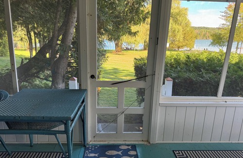 Lake Leelanau Cottage | Beautiful Classic Lakeside 4-bedroom cottage with separate 1-bedroom guesthouse
