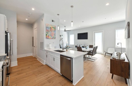 New Orleans Condo | Beautiful Modern NOLA Condo- Bywater Area. Off Street Gated & Reserved Parking