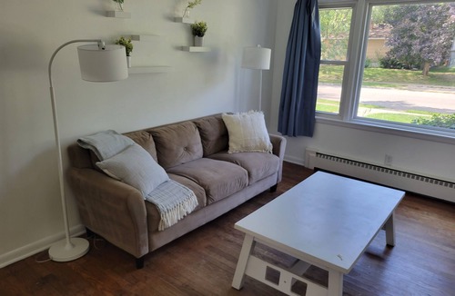 Monona Apartment | Beautiful, Recently-Updated Madison Apartment
