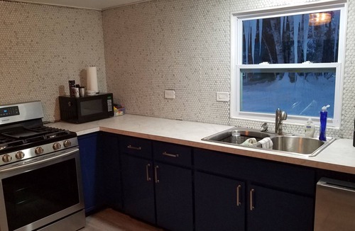 Paradise House | Beautiful year- round home on 255 feet of Lake Superior!