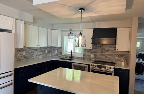 Walled Lake House | Beautifully Furnished 3-Bedroom Home with Lake View - Five minutes to I96 and M5