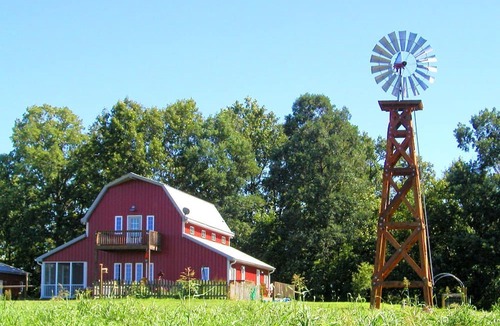 Grantsburg Cabin | Beautifully Furnished Barn Getaway Located on a Sustainable Living Farm near Metropolis, Illinois