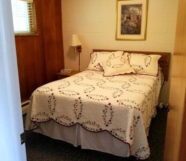 Norton Shores Hotel | Belaire Motel