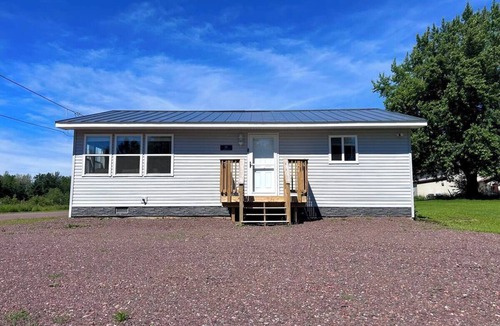 Bergland House | Bergland Bay Bungalow, 2-bedroom house on the snow and UTV trail close to lake.