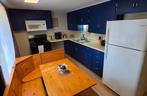 Sault Ste. Marie Apartment | Birch Bungalow - Unit D a cozy 2-bedroom retreat in charming Sault Ste. Marie!