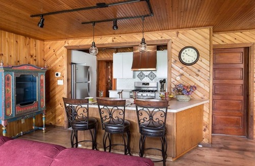 Bremen House | BLUE HERON COTTAGE at Lake of the Woods.