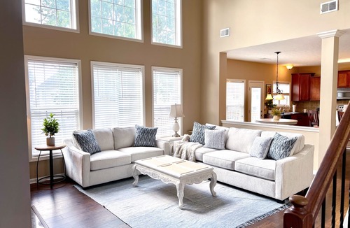 Masterson Station House | Bluegrass Oasis - Entire house,12 guests, 5mi to KHP