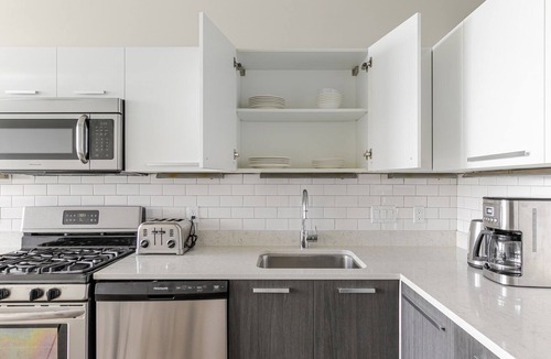 West Loop Apartment | Blueground | Fulton Market, gym & AC, nr park