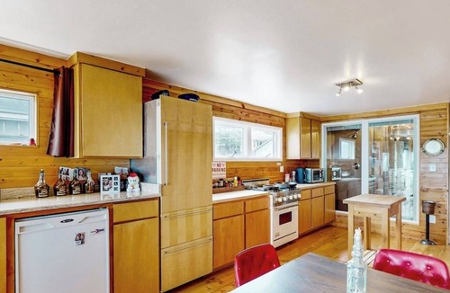 Miller Beach House | Bohemian Luxe Beachfront 8 Bedrooms 6 Bath Hot tub Near Nat'l Park Sleeps 40