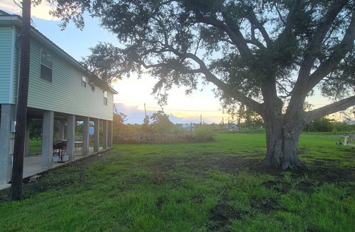 Lafitte House | Book and enjoy the outdoors! See weekday discounts! 30min from New Orleans