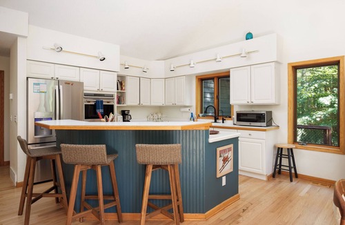 Suttons Bay House | BOOK YOUR SUMMER 2026/2027 UP-NORTH RETREAT NOW