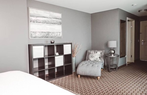 Zion Hotel | Boutique Comfort l Jacuzzi, Library Lounge, Outdoor Firepits & Near Local Gems