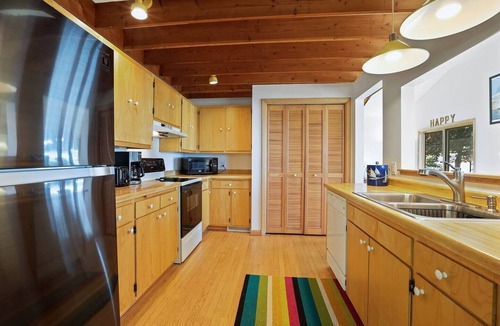 Sturgeon Bay House | Breathtaking views on the Bay! Waterfrontage!