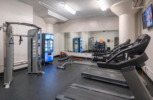Near South Side Apartment | Bright 2BR Apt with Gym and Optional Parking Near Soldier Field, Museum Campus, McCormick Place