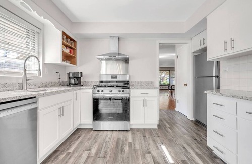 Niles House | Bright & Spacious 2BR Home in Niles, IL - Ideal for Remote Work & Extended Stays