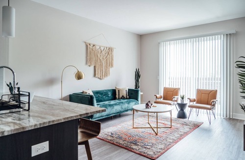 Forestview Apartment | Bright Stylish 2BR Apt in Oak Brook