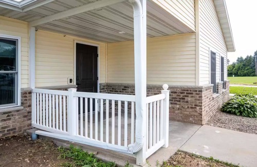Brillion Apartment | Brillion 2‑Bedroom Suite w/Full Kitchen Near Ariens – Unit #2