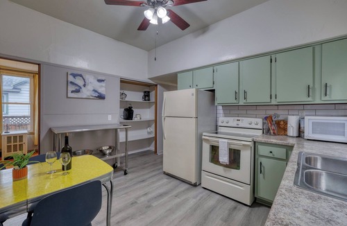 Bay View House | Built for XL Groups w/Patio, Garage, Walkable to Downtown