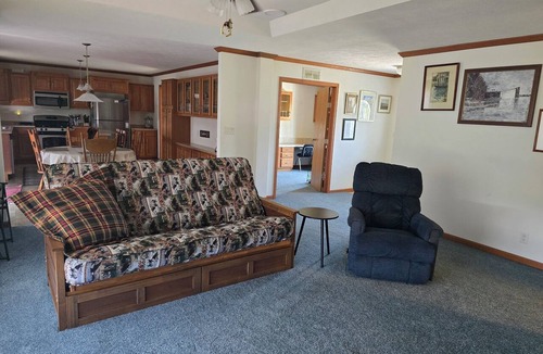Allouez House | Bumbletown Scenic View Stay