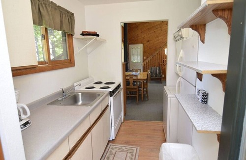 Iron River Cabin | Cabin #12 - Three Bedroom with Loft (4th bedroom)