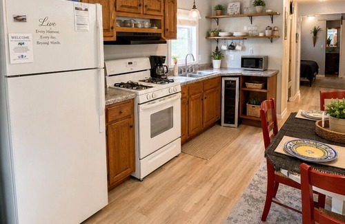 Wauksaukee House | Cabin and bunkhouse on Lake Noquebay - 1 minute from boat launch