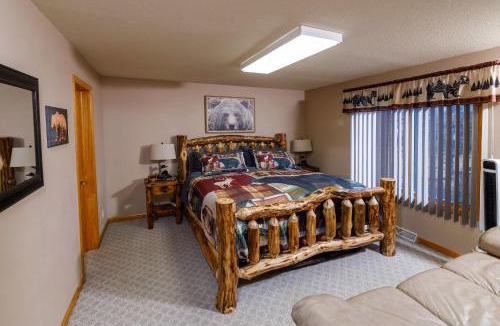 Lakewood House | Cabin in Lakewood right on Snowmobile Trails