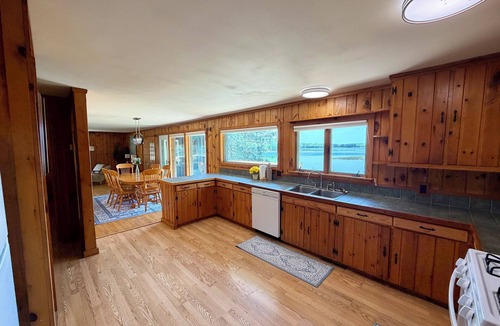 Gordon Cabin | Cabin on Crystal Lake with Private Dock, New Sauna