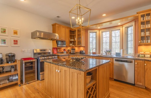 Saugatuck House | Call Me Francis - Walking distance to local shops, bars, and restaurants!