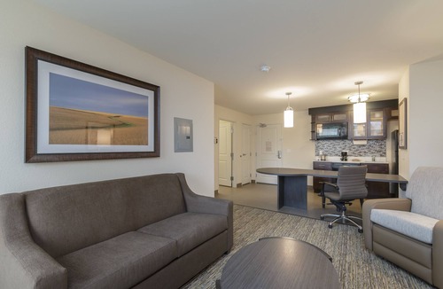 Mishawaka Hotel | Candlewood Suites Mishawaka North by IHG