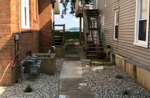 Toledo Cabin | "Captains Hideaway" Unique Tiny House Lake Cabin!
