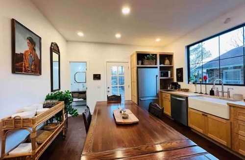 Springfield House | Casa Delmar! In the Heart of SGF! Right by MSU