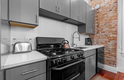 Tower Grove East House | Centrally Located 2 BR w/Workout Area & Private Parking