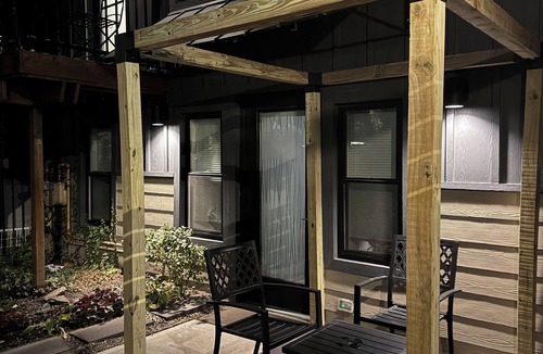 Bridgeport Apartment | Charming 2-bedroom 1 bathroom Bridgeport Chicago