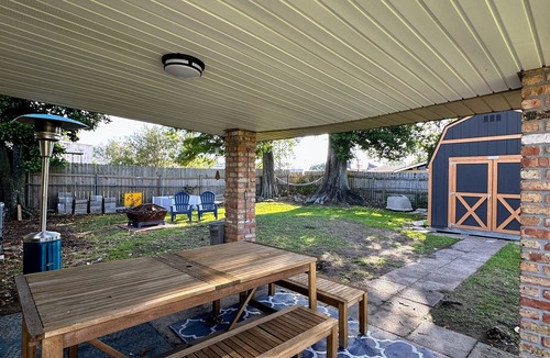 Kenner - Louis Armstrong International Airport House | Charming 2-bedroom house with AC, fitness room and WiFi in adorable Metairie