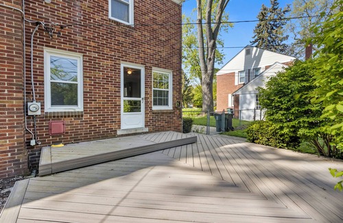 Royal Oak House | Charming 2-bedroom townhome 2 min from Downtown Royal Oak Will take long Stays!