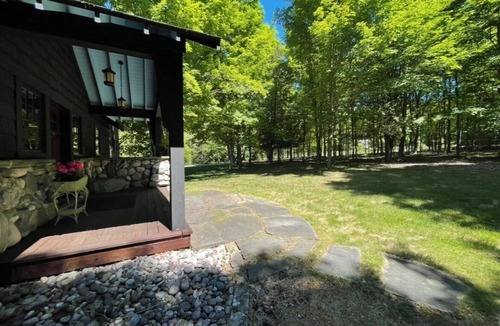 Central Lake House | Charming 2-bedroom Guest House with Gym and Torch Lake Access in Central Lake