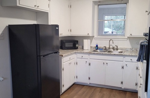 Centreville House | Charming 2-bedroom townhome in wonderful Centreville with WIFI