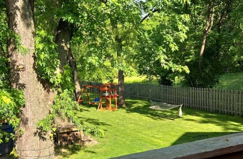 Winnetonka House | Charming 2-bedroom house in Kansas City, close to everything