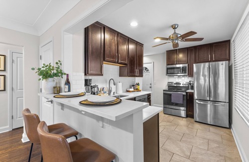 Birmingham Apartment | Charming 2BR Walk to downtown Birmingham
