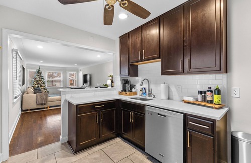 Birmingham Apartment | Charming 2BR Walk to downtown Birmingham