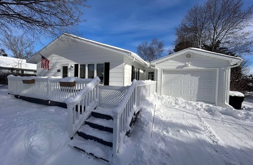 Harbor Springs House | Charming 3-bedroom family friendly house 6 blocks from downtown Harbor Springs!