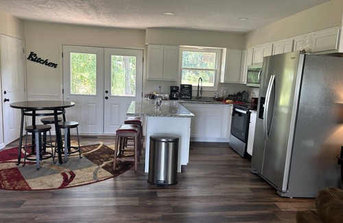 Ironton Cottage | Charming 3-bedroom cottage with a beautiful country view located close to town.