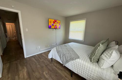 St. Peters House | Charming 3 bedroom near shopping Extended stays welcome